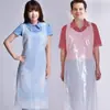 Fabricante de avental plástico descartável PE transparente babador cintura para catering à prova d'água à prova de óleo barato e bom em estoque
