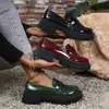 Comércio Exterior Transfronteiriço Outono 2026 Novos Mocassins de Tamanho Grande com Solado Grosso para Mulheres, Sapatos de Couro Slip-On Estilo Britânico Universitário