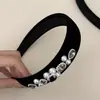 Faixa de Cabeça Elegante Vintage Estilo Francês com Pérolas, Pedras Negras e Veludo Preto para Mulheres, com Bordas Largas, Acessório de Cabelo, Faixa de Cabeça de Coroa Alta