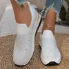 Sapatos casuais de salto alto plus size transfronteiriços femininos 2024 primavera e verão novos sapatos casuais femininos de trama aérea cravejados de diamantes