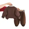 Ropa para Niños Conjunto de Ropa de Primavera para Niños 2026 Nuevo Estilo Suéter Elegante de Manga Larga para Bebé Niño Conjunto de Tres Piezas
