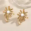 Pendientes de Flor de Aleación y Perla Moda Forma de Pétalo Exagerada Estilo Palacio Retro Accesorios de Vestir de Moda Fabricante
