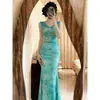 Vestido Longo Estilo Férias Verde Menta com Decote Halter e Cauda de Sereia, Estampado de Borboleta e Cintura Franzida para o Verão