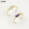 Wt-B699 Piedra Cruda Natural Amatista Perla Incrustaciones Latón Diseño Calado Pulsera Abierta Regalo de Cumpleaños para Niña