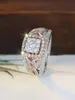 Anel Bicolor Venda Quente Transfronteiriça Ouro Rosa Ouro Branco Quadrado Cravejado Diamante Principal Anel Torcido Banda Anel de Dedo
