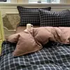 Conjunto de tres piezas estilo blogger con bloques de color para dormitorio estudiantil, conjunto de cuatro piezas de gasa fruncida a rayas de algodón puro, sábana de algodón lavado