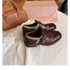 [Mesmo Estilo de Uva Mãe] Estilo Peso Pesado ~ Sapatos Brogue Esculpidos em Couro de Cavalo Retrô Salto Grosso Sapatos Pequenos Mocassins Femininos