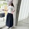 Conjunto de Verão para Meninas 2025 Nova Moda Infantil Borboleta Manga Curta Calça de Perna Larga Meninas Estilo Coreano Conjunto de Duas Peças