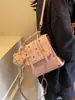 Bolsa de Mão Simples de Alta Qualidade Moda Retro Transfronteiriça para Mulheres Novo Estilo Verão 2026 Mochila Versátil Estilo Universitário