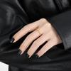 Anillo de acero de titanio chapado en oro para mujer, estilo coreano, con cuentas de transferencia doradas personalizadas, estilo nicho, con un solo anillo giratorio.
