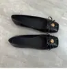 Sapatos Mocassins Femininos Versáteis de Solado Macio 2026 Outono Novo Bico Quadrado Baixo Sapatos Planos Moda Laço Sapatos Mary Jane