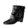Botines estilo Martin cortos de cuero suave para mujer, con aumento interno de altura, hebilla de cinturón versátil, botas western plisadas F918-2