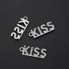 Moda europea y americana popular joyería accesorios metal galvanizado letras KISS Joyería incrustada de diamantes accesorios diy ventas directas de fábrica
