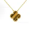 Mini Collar Clásico de Lujo con Trébol de Cuatro Hojas con Baño de Oro V 18K Oro Rosa, Ágata Roja y Madreperla Colgante de Cadena para Clavícula