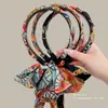 Faixa de Cabelo Artística Retrô com Fita, Tiara Trançada Integrada Fresca e Simples, Presilha de Cabelo Pequena Floral da Moda, Acessório de Cabelo Quadrado de Lenço para Mulheres