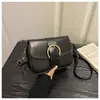 Bolso Clip de Cuero Texturizado para Mujer 2026 Verano Nuevo Estilo Moda para Viajar Diseño Simple Bolso Pequeño Cuadrado de Hombro Cruzado Debajo del Brazo