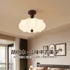 Luminária Pendente Flor de Lótus Vermelha Amor em Casa, Bola Redonda Simples Estilo Francês Quarto Principal Estilo Cream Ins Luminária de Teto Atmosférica Ferro