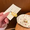 ¡El amigo plátano prohíbe la ansiedad! Pinza para el pelo de plátano 3D Simulación Creativo Lindo Estudiante Flequillo Lateral Pinza de Pato