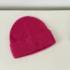 Gorro de Tricô Liso com Lã, Macio para o Inverno, Resistente ao Frio e Versátil para Homens e Mulheres, Gorro de Lã Vermelho Quente