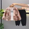 Conjunto Tendência Outono Estilo Coreano para Meninos de Manga Longa Moda Infantil para Crianças Pequenas Bebês Estilo de Rua Estampa Completa Inglês Manga Longa Conjunto de Três Peças