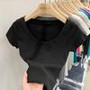 Camiseta Branca com Ombro Vazado Feminina Manga Curta Europeia 2025 Nova Camisa Base para Usar por Baixo Empilhada Slim Fit Emagrecedora Top de Algodão