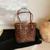 Bolso de Hombro Sencillo y Elegante Modelo Nuevo 2026 Gran Capacidad Bolso de Mano de Moda Tendencia Bolso Tote para Mujer Debajo del Brazo