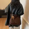 Bolsa de Pelúcia Camurçada Retrô Relaxada Feminina 2026 Nova Versátil para o Dia a Dia Ombro Transversal Bolsa Tote de Grande Capacidade