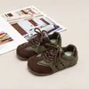 Zapatos deportivos de moda para niños, modelo otoño e invierno 2026, zapatillas de entrenamiento estilo Birkenstock para niñas, zapatos casuales versátiles para niñas jóvenes y mayores