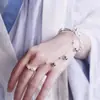 Pulsera Elegante Versátil con un Toque de Lujo Ligero y Único de Alta Gama, Nuevo Popular Exquisito Accesorio de Joyería para Manos para Mujer 2026