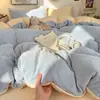 Conjunto de Quatro Peças de Veludo Leite para Dormir Nu Genuíno Conjunto de Três Peças de Fleece de Coral Estilo Creme de Inverno Lençol de Veludo para Bebê Capa de Edredom