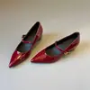 Zapatos de tacón sencillos rojos de 5 cm de altura interior, charol, punta poco profunda, estilo Mary Jane de una sola tira, nueva colección de principios de primavera para mujer, diseño elegante y versátil de punta fina