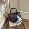 Super Quente Essenciais de Escritório Bolsa Tote Pequena Feminina 2026 Nova Tendência Verão Popular Exquisita para o Trabalho Ombro Único Transversal