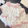 Pijama Rosa con Conejitos Estampados por Todas Partes para Mujer, Conjunto de Verano con Cuello de Muñeca Manga Corta y Shorts, Ropa para Dormir y Casa de Estudiante