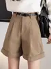 Elegantes shorts de veludo cotelê para mulheres, novas calças de outono e inverno de cintura alta, emagrecedoras, de perna larga, shorts tipo boot pretos da moda, estilo coreano, inspirados em Chanel