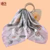Bufanda Cuadrada para Mujer de 70 cm, Estilo Nuevo, Elegante y Sencilla, Bufanda de Seda con Estampado Floral, Chifón de Satén, Fábrica Proveedora al por Mayor