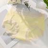 Roupa Íntima Feminina 2024 de Seda de Gelo Estilo Japonês Fina Sem Marcas Cintura Média Renda nas Bordas Calcinha Bacteriostática de Ácido Polilático 7A para Mulheres