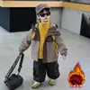 Chaqueta con Forro de Polar para Niños Cortavientos Infantil Otoño Invierno 2025 Nueva Engrosada Estilo Coreano Ropa Moderna para Niños Pequeños