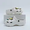 Sandalias y zuecos versátiles, lindos, impermeables, ligeros, antideslizantes, de dibujos animados de enfermera, cómodos, para estudiantes, mujeres, zapatos casuales de moda