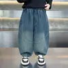 Calça Jeans Infantil 2026 Nova Outono Calças Infantis Estilosas e Bonitas Bebê Casual Super Bonita Calça de Perna Afunilada Fina