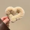 Clip de pelo pequeño de peluche con forma de corazón de Maillard Love para mujer, para otoño e invierno, con lazo, elegante pinza para el pelo con forma de tiburón