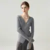 Suéter de Cachemir Europeo y Americano Otoño/Invierno Nuevo para Mujer con Cuello Cruzado, Manga Larga, Corte Ajustado, Favorecedor, Base Irregular