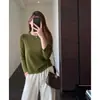 Estilo popular: una camiseta de manga larga de color liso, holgada y que estiliza, con un bajo con volantes, perfecta para usar sola o como capa interior.; nuevo para otoño 2026