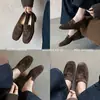 Sapatos femininos de couro genuíno estilo retrô britânico 2025 novos mocassins slip-on de camurça