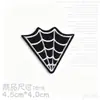 Parche bordado de tela con insignia negra, parche bordado de tela, parche bordado de moda, parche caliente, sello bordado por computadora