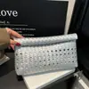 Bolsa de mão estilo coreano de alta costura, grande capacidade, nova tendência de verão 2026, elegante, versátil, com padrão trançado vazado