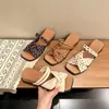 Sandálias Slip-On Bicolores com Laço de Bolinhas para Mulheres 2026 Verão Novo Estilo Feérico Sandálias com Salto Plataforma de Solado Grosso para Combinar com Vestidos