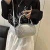 Bolsa Pequena Quadrada de Mão com Textura de Luxo no Atacado Bolsa Feminina Moda Nova Outono 2025 Bolsa de Ombro Embossada Bolsa Transversal para o Dia a Dia
