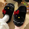 Pantuflas peludas para mujer, nuevo estilo otoño/invierno 2026, estilo delantal, suela gruesa, forradas de felpa, cálidas, antideslizantes, para uso en interiores, pantuflas de algodón, en stock