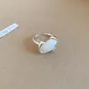 Serenidad de Té Blanco, Anillo Abierto Irregular de Perla Tejido Plegado, Anillo de Dedo Índice de Lujo Ligero de Gama Alta, Accesorio de Mano de Moda