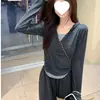 Conjunto de moletom com capuz e calça de agasalho para mulheres, adequado para primavera e outono, estilo coreano moderno, top que afina a silhueta, conjunto casual de calças largas para mulheres